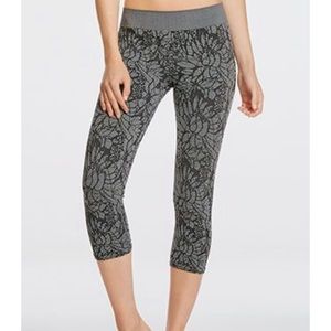 Fabletics Seamless Crop Legging